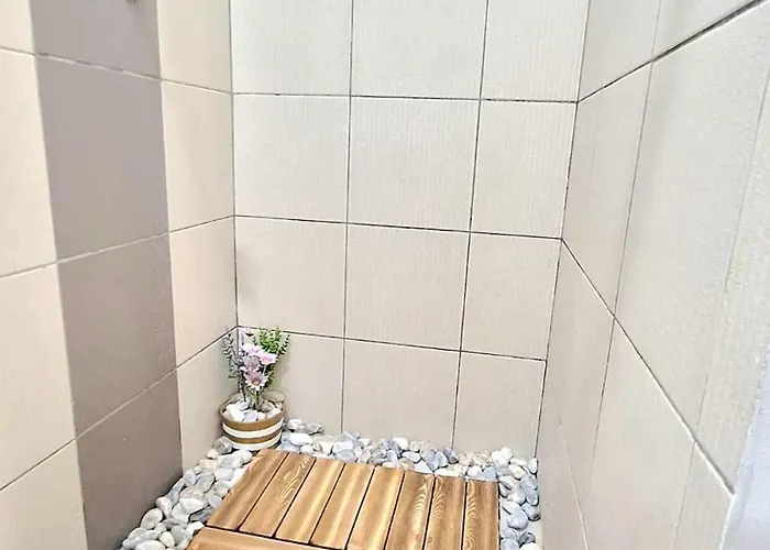 Comfy 1br With Pool View And Wi-fi In Grace Res Taguig